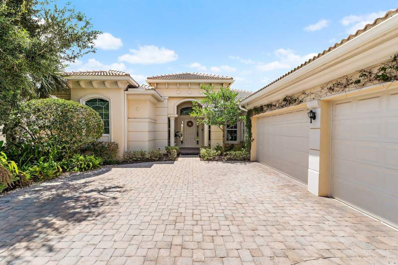 4 bedroom Single Family Residence at 114 Carmela Court, Jupiter Country Club, Jupiter — photo 3