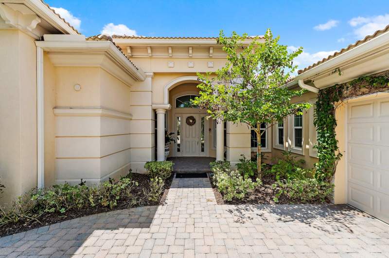 4 bedroom Single Family Residence at 114 Carmela Court, Jupiter Country Club, Jupiter — photo 4