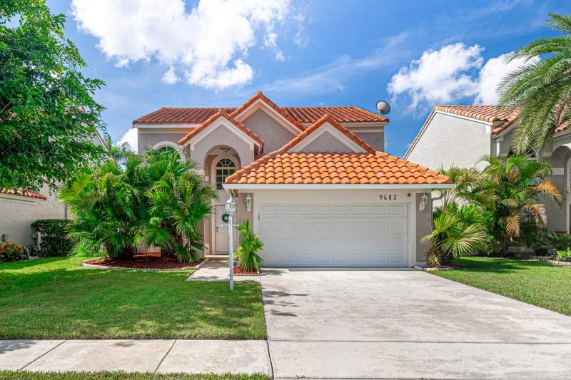3 bedroom Single Family Residence at 9682 Via Emilie, Palmetto Park Woods, Boca Raton — photo 4