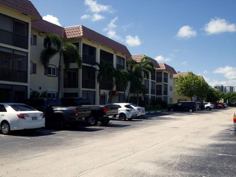 1 bedroom Condominium at 257 S CYPRESS Road #406, BARCELONA CONDO NORTH BLDG 400, Pompano Beach — photo 3