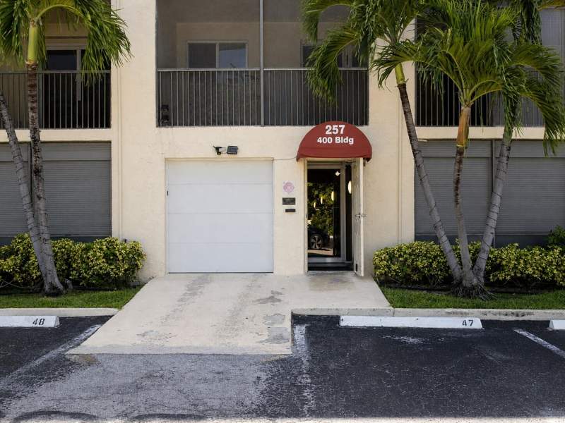 1 bedroom Condominium at 257 S CYPRESS Road #406, BARCELONA CONDO NORTH BLDG 400, Pompano Beach — photo 4