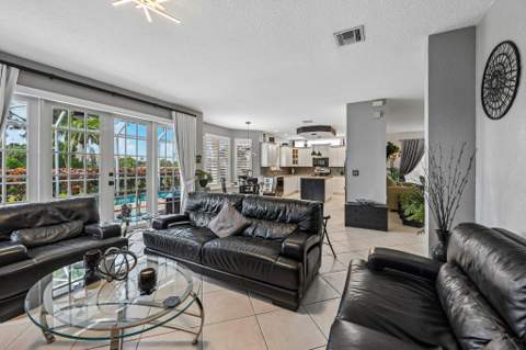 2415 Westmont Drive, Royal Palm Beach FL - photo 14 of 77
