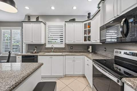 2415 Westmont Drive, Royal Palm Beach FL - photo 20 of 77