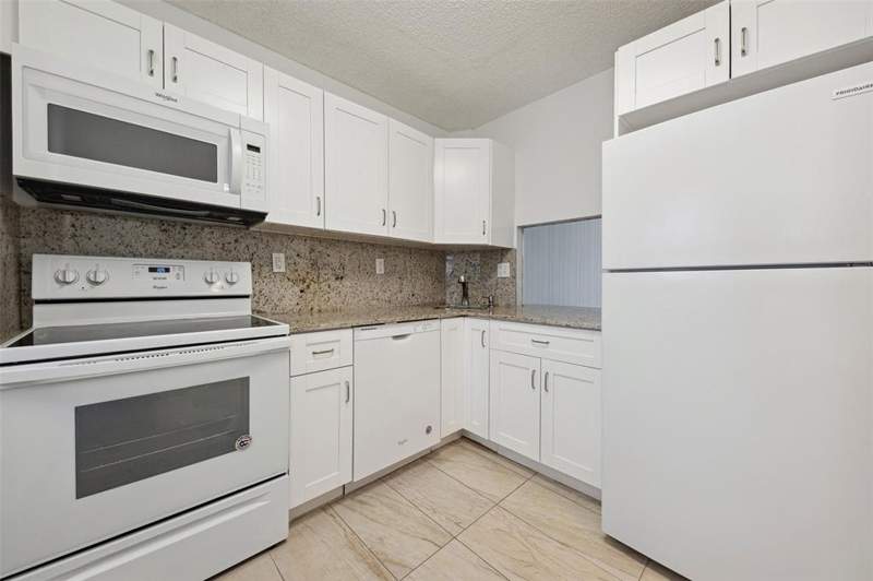 2 bedroom Condominium at 4501 NE 21st #109, Coral Ridge East Condo, Fort Lauderdale — photo 2