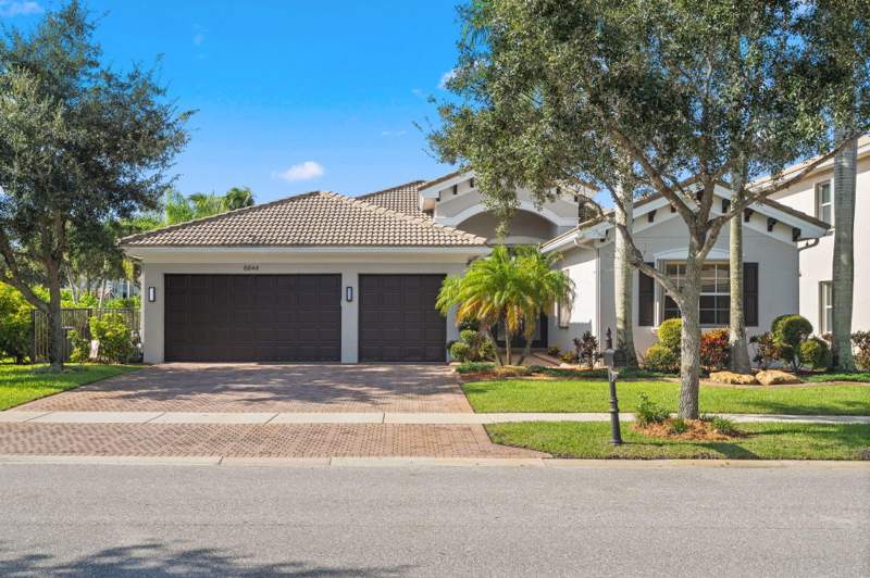 5 bedroom Single Family Residence at 8844 Starhaven Cove, Canyon Springs, Boynton Beach — photo 2