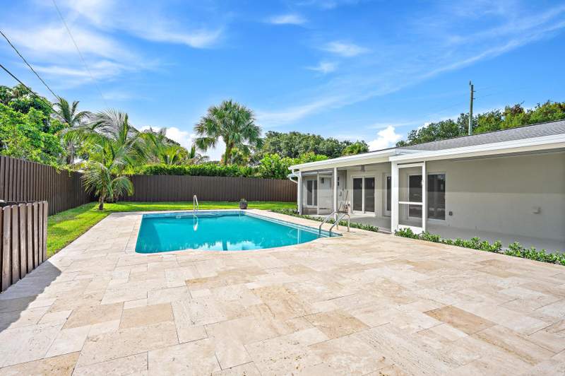 3 bedroom Single Family Residence at 109 E Riverside Drive, Riverside Drive Park, Jupiter — photo 5