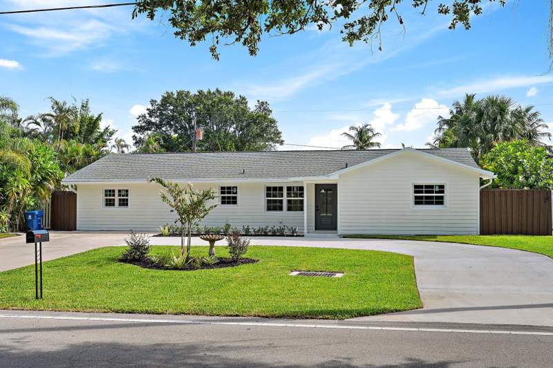 3 bedroom Single Family Residence at 109 E Riverside Drive, Riverside Drive Park, Jupiter — photo 2