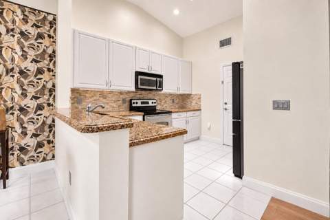 17257 Boca Club Boulevard #Apt 5, Boca Raton FL - photo 9 of 44