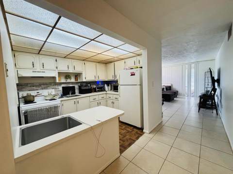 7300 NW 17th Street #202, Plantation FL - photo 6 of 22