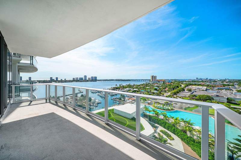 2 bedroom Condominium at 220 Lake Shore Dr Drive #1107, Nautilus 220 Condo, Lake Park — photo 2