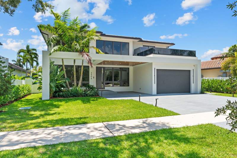 6 bedroom Single Family Residence at 2506 NE 14th Street, Beach Way Heights Unit, Fort Lauderdale — photo 2
