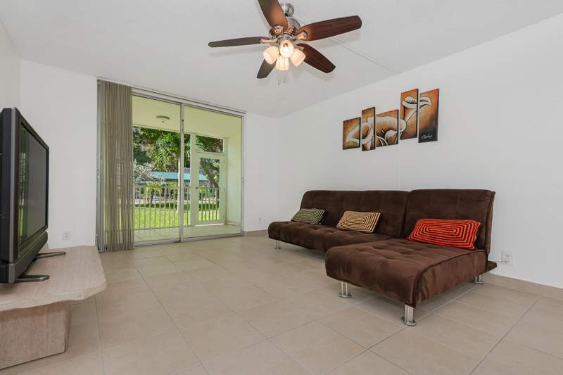 1 bedroom Condominium at 1000 NE 12th Avenue #104, Meadowbrook Condo Apts Bldg 7, Hallandale Beach — photo 4