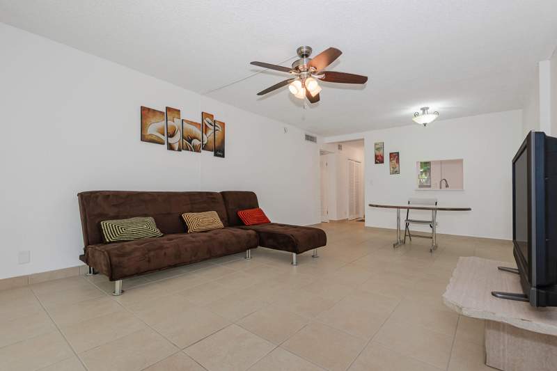1 bedroom Condominium at 1000 NE 12th Avenue #104, Meadowbrook Condo Apts Bldg 7, Hallandale Beach — photo 5