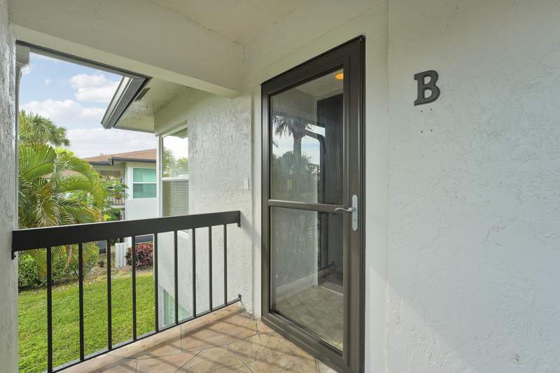 2 bedroom Condominium at 13679 Date Palm Court #B, Palm Greens At Villa Del Ray Condo II, Delray Beach — photo 2