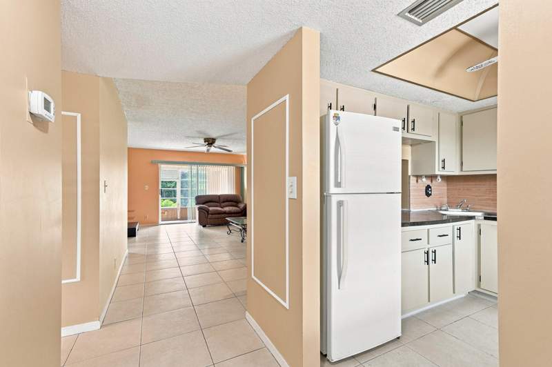 2 bedroom Condominium at 9200 SW 3rd Street #111, Sandalfoot Squire Condo, Boca Raton — photo 4