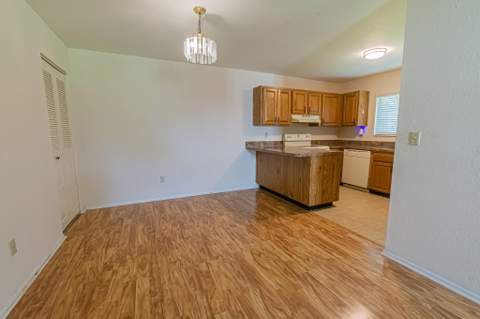 1566 SE Dewberry Court, Port St. Lucie FL - photo 9 of 37