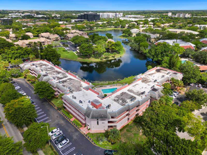 2 bedroom Condominium at 2850 Forest Hills Boulevard #211, Lake Forest, Coral Springs — photo 3