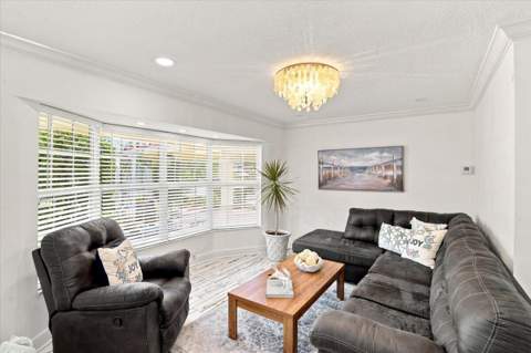 1736 NW 39th Street, Oakland Park FL - photo 9 of 56