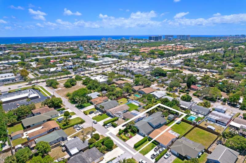 4 bedroom Single Family Residence at 328 Hastings Street, Delray Mnr, Boca Raton — photo 3