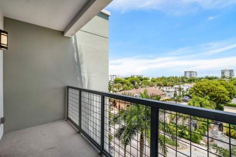 236 SE Fifth Avenue #303, Delray Beach FL - photo 10 of 44