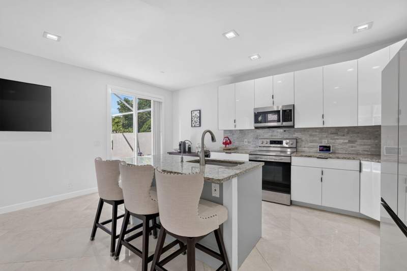 4 bedroom Single Family Residence at 5040 Heron Place, Regency Lakes At Coconut Creek, Coconut Creek — photo 4