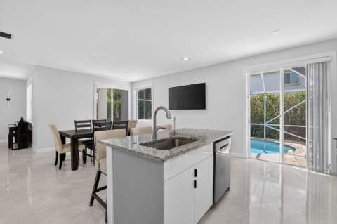 5040 Heron Place, Coconut Creek FL - photo 7 of 39