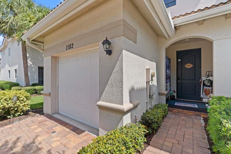 3 bedroom Townhouse at 1182 Paisley Court, Waterville, Lake Worth — photo 2