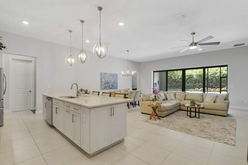 3 bedroom Single Family Residence at 540 SE Villandry Way, Veranda Gardens East Phase 4, Port St. Lucie — photo 3