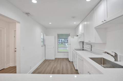 1050 NW 87th Avenue #B141, Plantation FL - photo 16 of 34