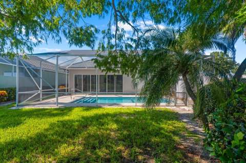 323 NW Bentley Circle, Port St. Lucie FL - photo 6 of 34