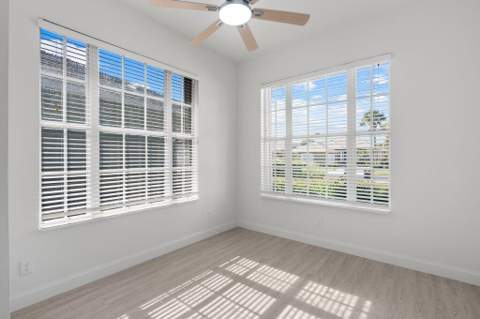 323 NW Bentley Circle, Port St. Lucie FL - photo 7 of 34