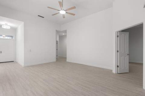 323 NW Bentley Circle, Port St. Lucie FL - photo 9 of 34
