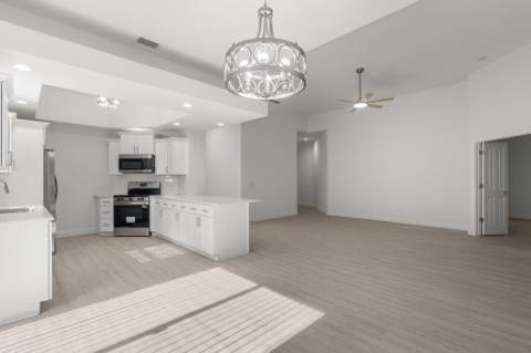 323 NW Bentley Circle, Port St. Lucie FL - photo 12 of 34