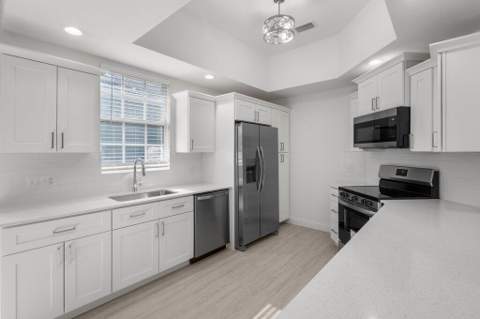 323 NW Bentley Circle, Port St. Lucie FL - photo 14 of 34