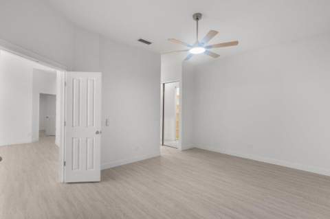 323 NW Bentley Circle, Port St. Lucie FL - photo 16 of 34