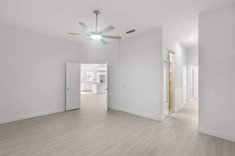 323 NW Bentley Circle, Port St. Lucie FL - photo 17 of 34