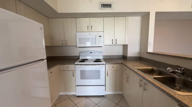 2 bedroom Condominium at 1801 N Flagler Drive #630, Flagler Pointe Condo, West Palm Beach — photo 4