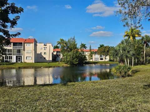3051 Sunrise Lakes Drive #203, Sunrise FL - photo 13 of 23