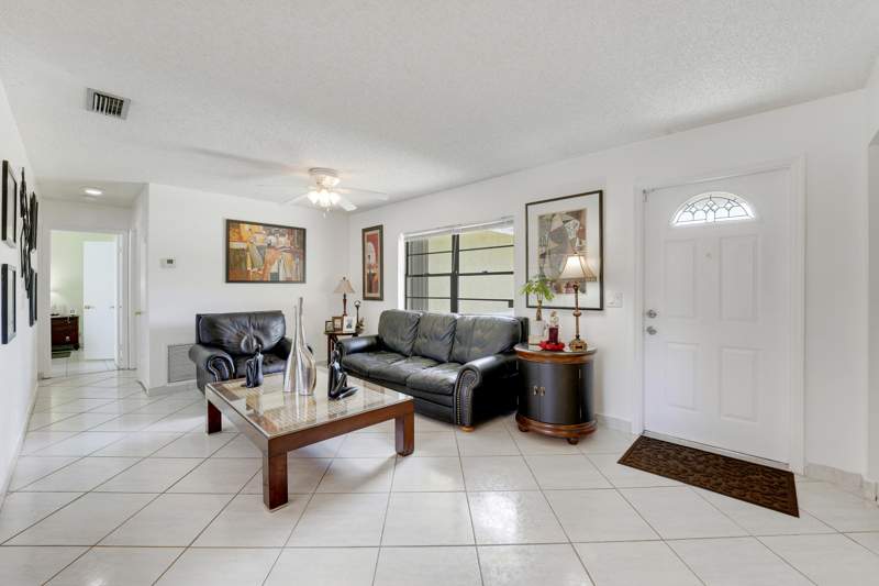 3 bedroom Single Family Residence at 9235 Saddlecreek Drive, Spanish Isles II, Boca Raton — photo 4