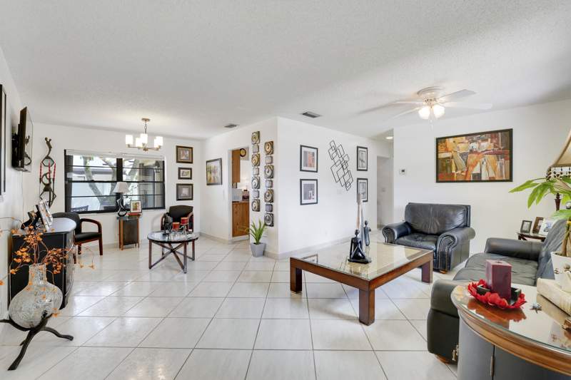 3 bedroom Single Family Residence at 9235 Saddlecreek Drive, Spanish Isles II, Boca Raton — photo 5