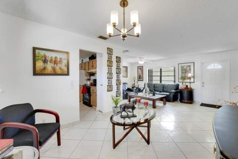 9235 Saddlecreek Drive, Boca Raton FL - photo 8 of 16