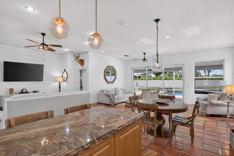 218 Hampton Court, Jupiter FL - photo 17 of 32
