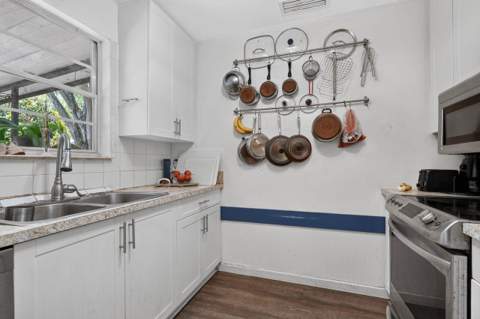 303 S Delaware Boulevard, Jupiter FL - photo 12 of 49