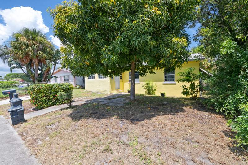 4 bedroom Single Family Residence at 616 W 5th Street, Riviera Beach Heights, Riviera Beach — photo 3