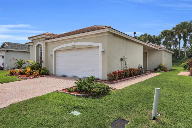 3 bedroom Single Family Residence at 868 SW Rocky Bayou Terrace, Lakeforest At St Lucie West Phase Vi, Port St. Lucie — photo 4