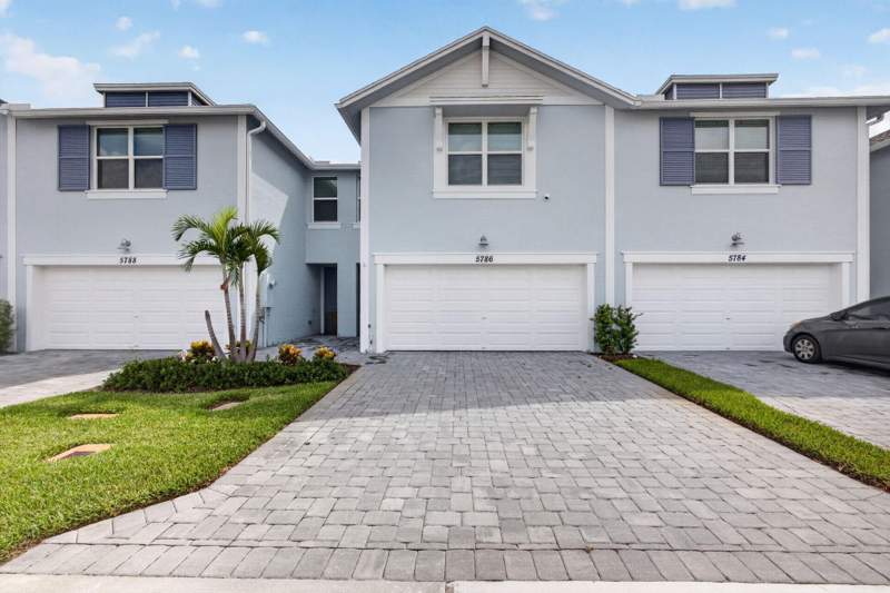 3 bedroom Townhouse at 5786 SE Edgewater Circle, Willoughby Townhomes Pud, Stuart — photo 3
