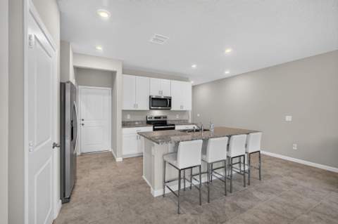 5786 SE Edgewater Circle, Stuart FL - photo 8 of 61