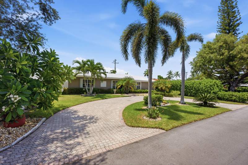 4 bedroom Single Family Residence at 2511 NE 20th Avenue, Hillsboro Estates, Lighthouse Point — photo 3