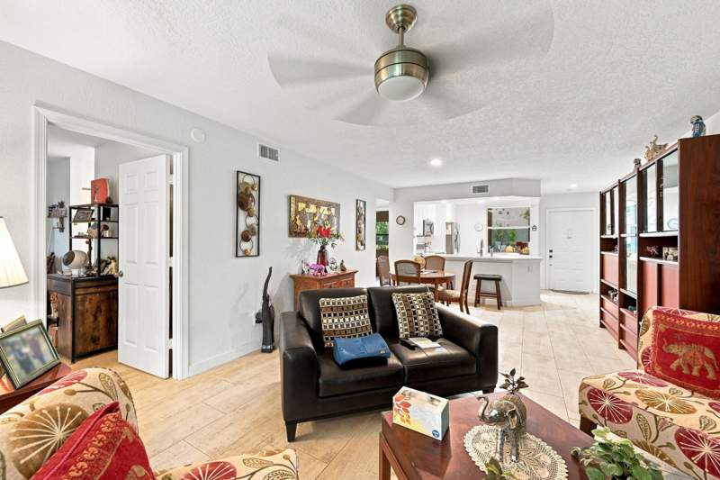 2 bedroom Condominium at 10382 NW 24th Place #105, Sunrise Lakes 207 Condo, Sunrise — photo 3