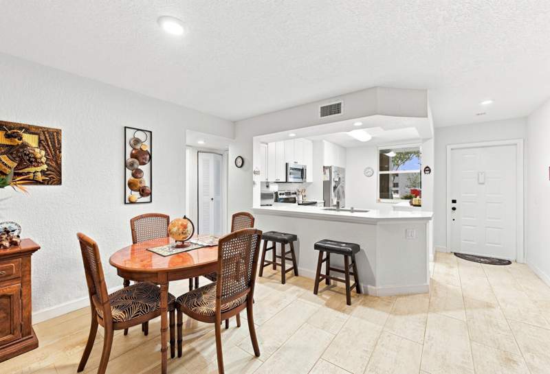 2 bedroom Condominium at 10382 NW 24th Place #105, Sunrise Lakes 207 Condo, Sunrise — photo 4
